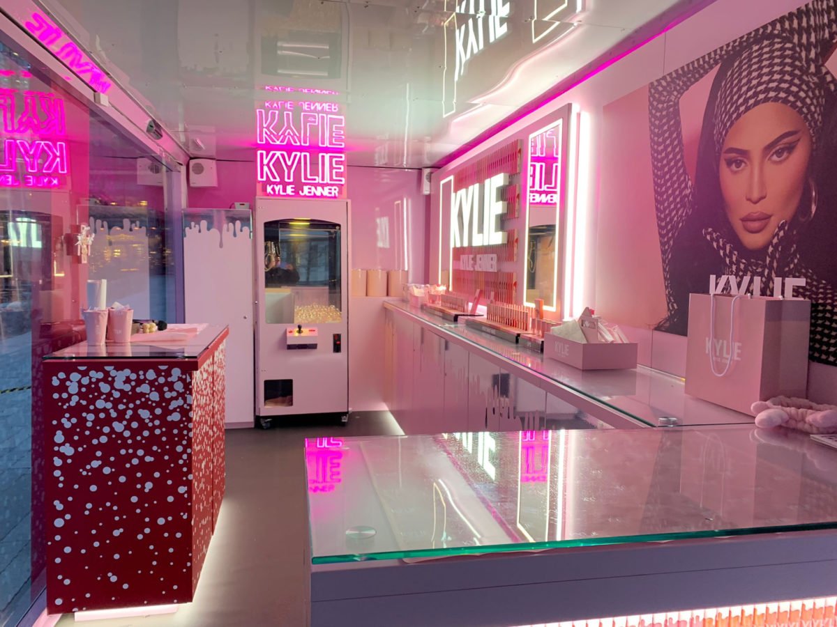 Transparent Showcase Truck by The Clear Idea for Kylie Cosmetics